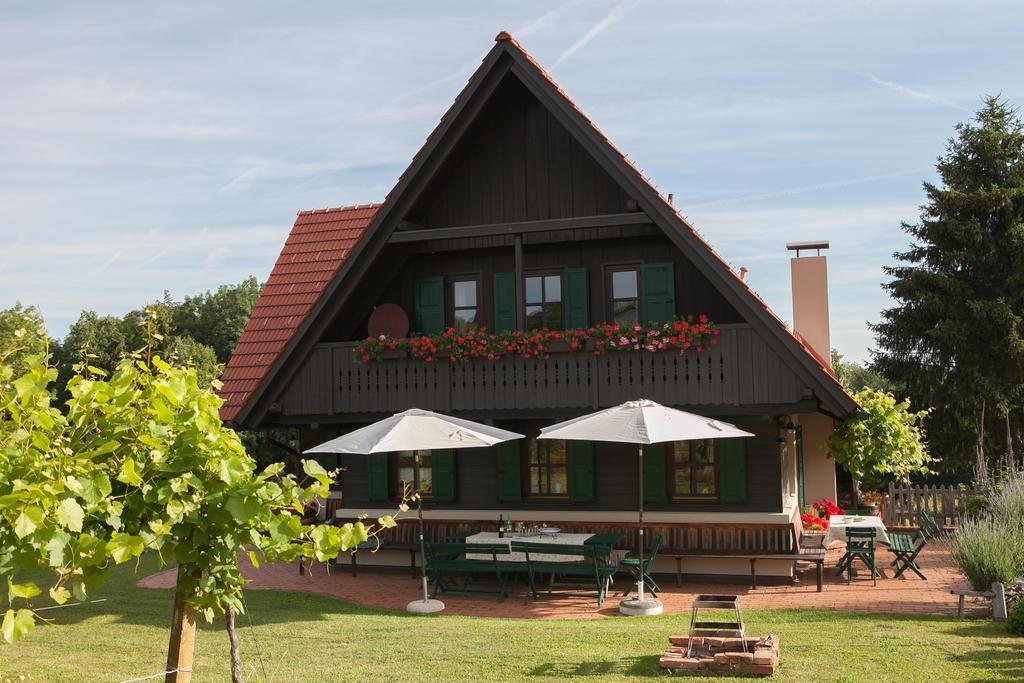 Ferienhaus Neubauer Spielfeld Zewnętrze zdjęcie